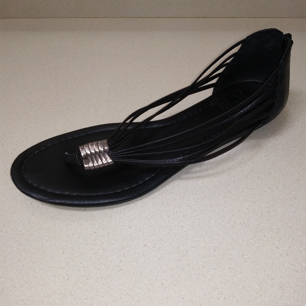 Lucky Brand Flat Thong Sandal Black Leather Silver